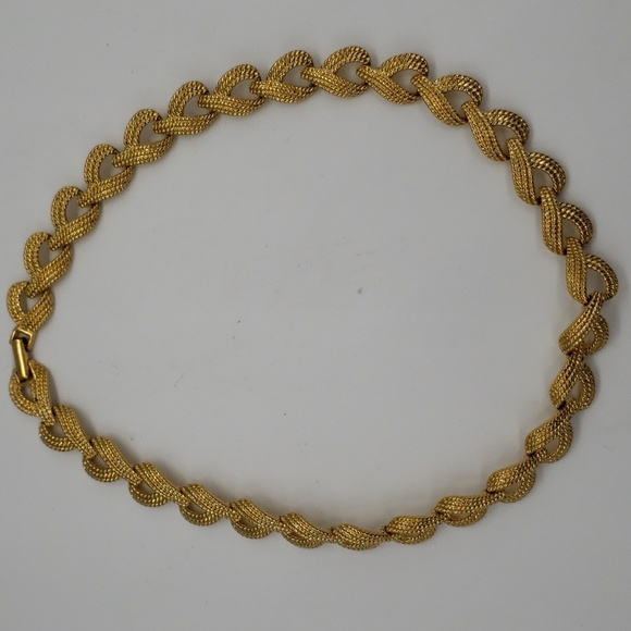 Vintage Napier Signed Gold Tone Chunky Textured Link Necklace - Picture 11 of 12